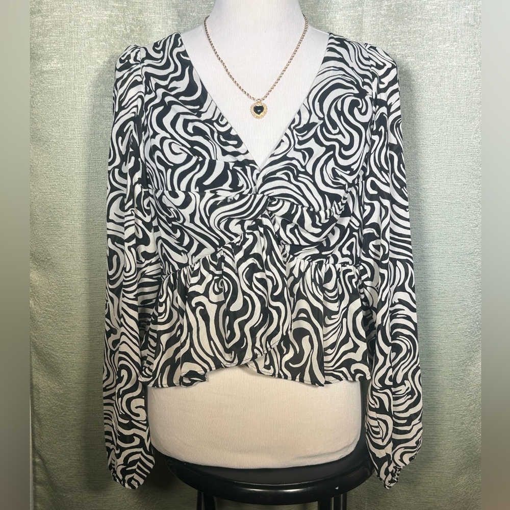 Womens Black & White Swirl Print V-Neck Blouse